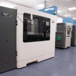 Die 3D-Druckanlage von Marchesini Group mit zwölf industrietauglichen 3D-Druckern von Stratasys