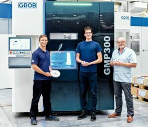 Beckhoff_Grob_Werke_Gruppenbild_mit_3D-Druck-Maschine.jpg