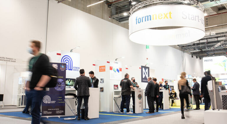 Formnext_Start-up_Challenge_Messestand.jpg