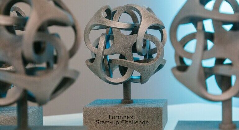 Formnext_Startup_Challenge_Trophaee.jpg