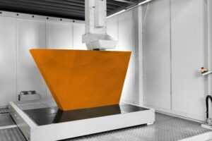 Kraus Maffei: Dieser Großformat-3D-Drucker verarbeitet Granulate direkt